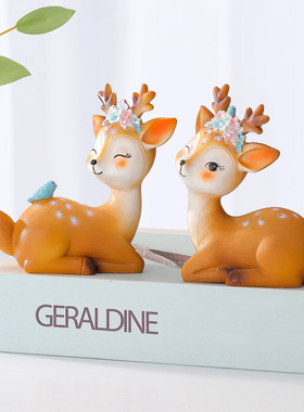 小鹿摆件树脂公仔办公室工位装饰