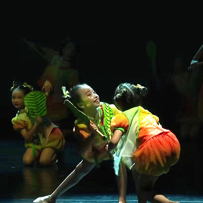 新款芭蕉扇扇龙船谣摇舞蹈服儿童中国风可伸缩道具表演可爱演出服