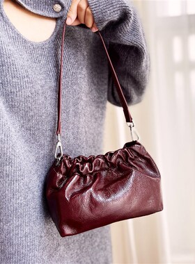 高级感真皮小包包2025新款冬时尚红色链条包单肩斜挎包手提云朵包