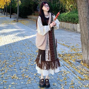 大码女装胖mm米白撞色木耳边领连衣裙+爱心针织背心裙叠穿两件套