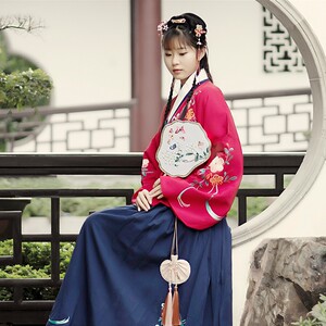筛月团扇结婚新娘古风苏绣刺绣秀禾婚扇中式婚礼高端汉服扇子