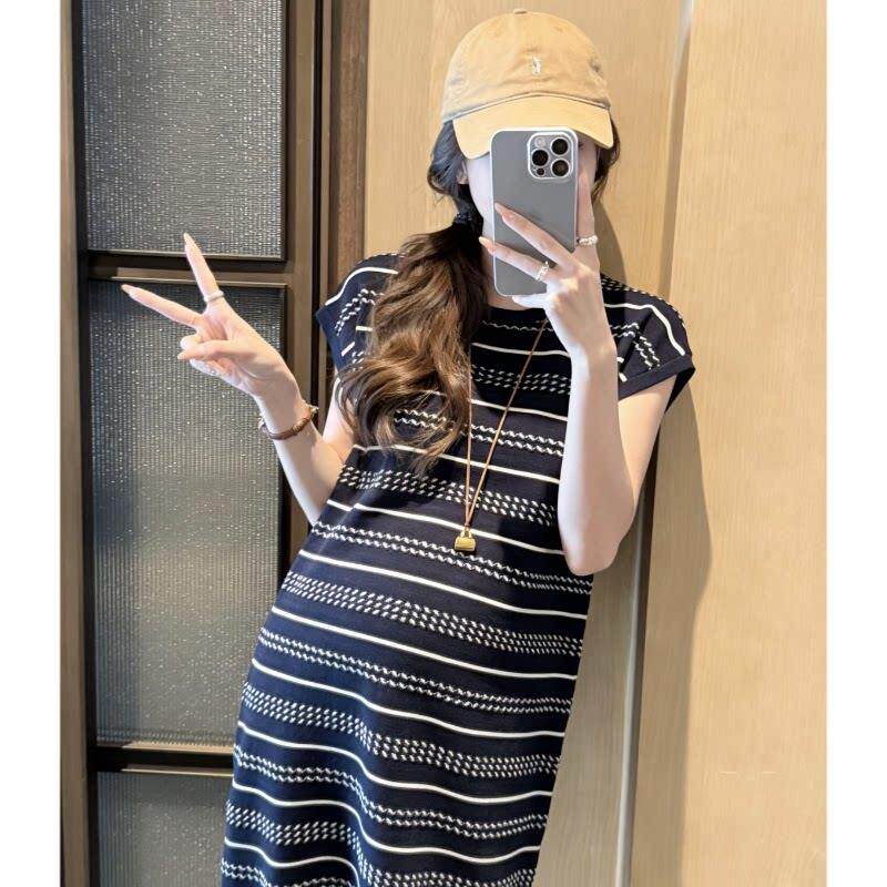 孕妇洋装2026夏季款针织冰丝条纹大尺码遮肚显瘦款外穿百搭中长版