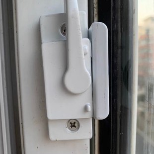 推拉窗户月牙锁锁扣塑钢门窗搭扣铝合金门锁白色移门平面勾锁老式