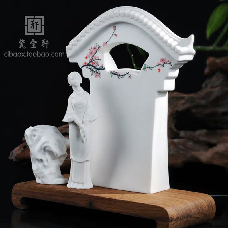 一枝春明清古典雅致人物仕女美女陶瓷手绘梅花仕女工艺品礼品摆件