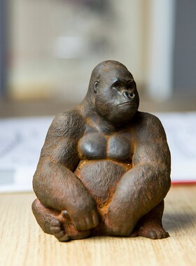 创意仿铸铁铁锈迷你大猩猩动物y桌面小摆件书房客厅茶台纯手工艺