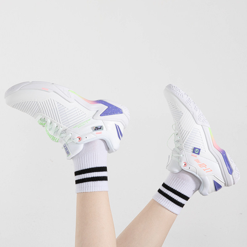 李宁羽毛球鞋雷霆PRO男女鞋春季新款透气轻弹球鞋缓震舒适运动鞋