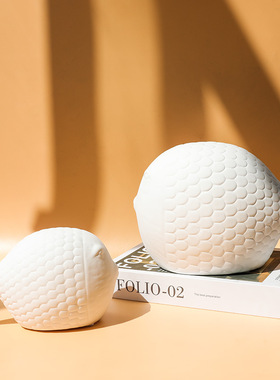 北欧简约亲嘴鱼陶瓷装饰摆件玄关电视机柜样板间年年有鱼艺术装饰