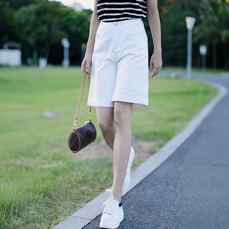 白色阔腿牛仔短裤女夏季2025年韩版高腰显瘦宽松简约直筒五分热裤