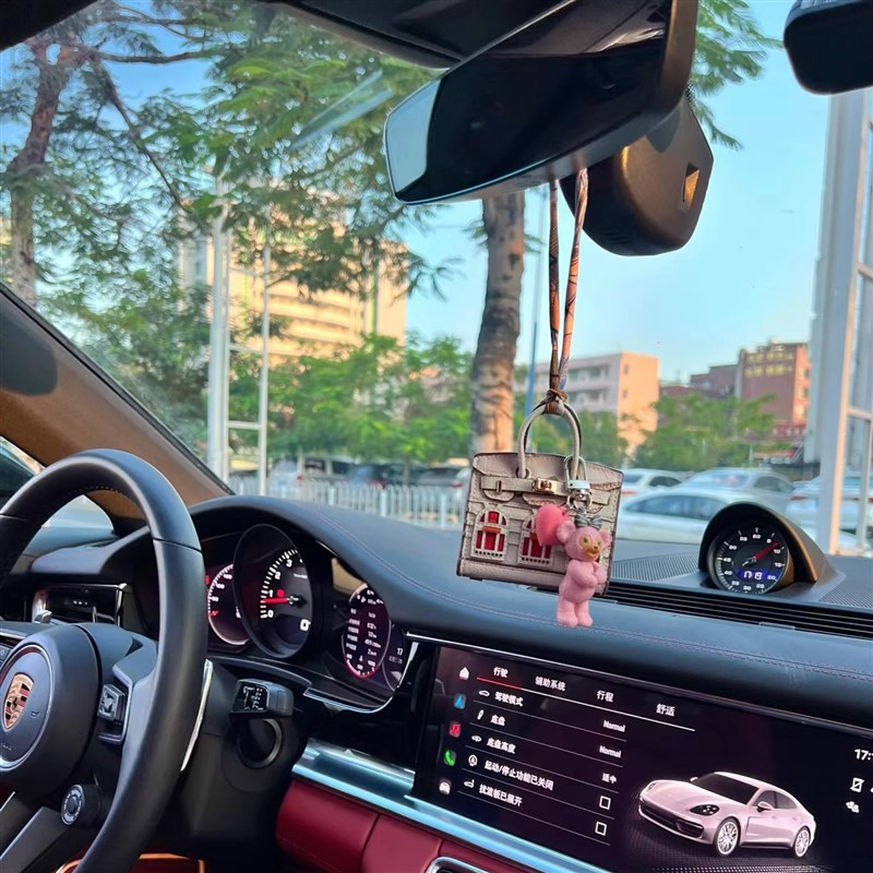 汽车挂件2024新款包包吊坠车内挂饰车载后视镜高级感车上装饰品女