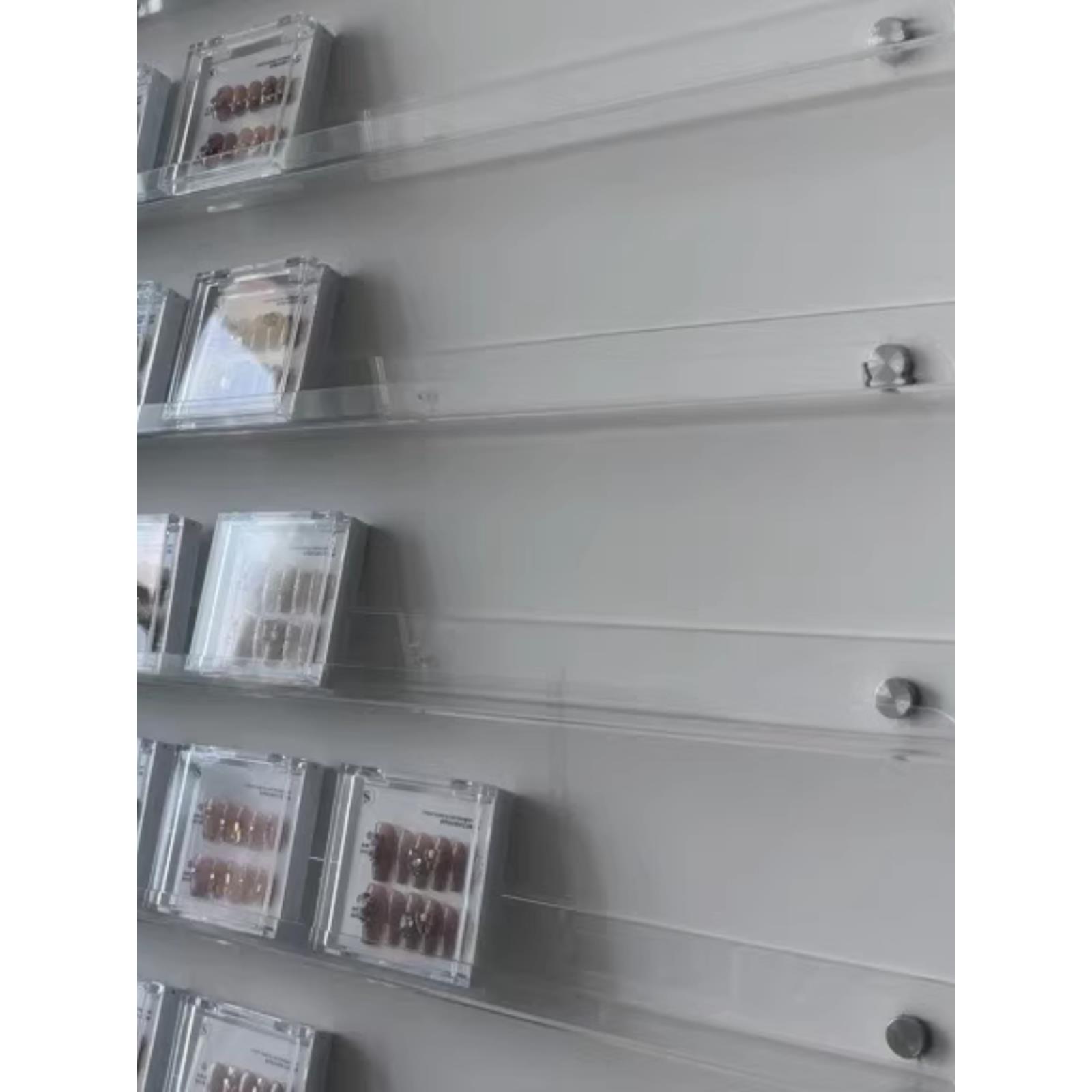 网红美甲穿戴甲沾玻璃亚克力美业铺上墙陈列架穿戴甲展示架挂墙
