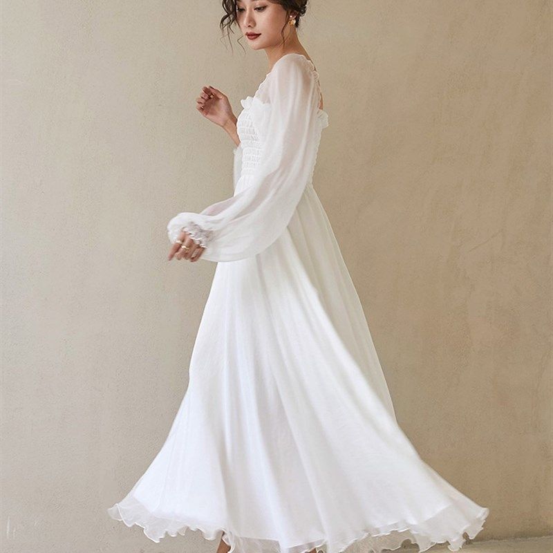 复古显瘦连衣裙夏季学生白色裙小众法式度假长袖仙女裙子雪纺长裙