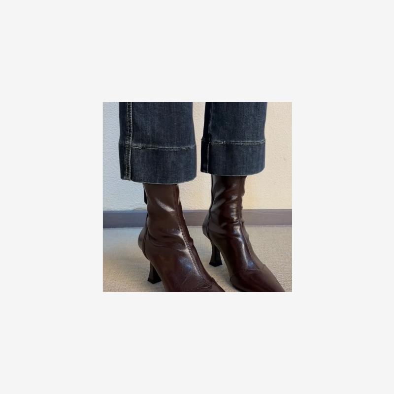 欧美时装靴配大衣7厘米