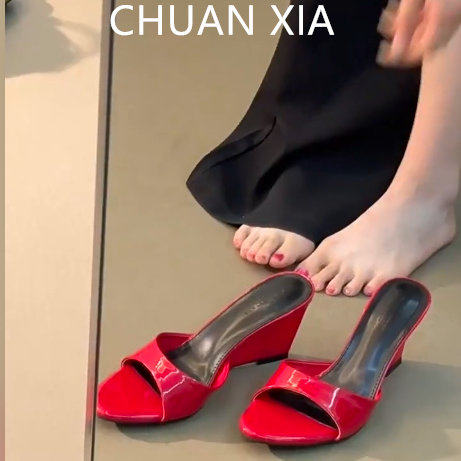 羊皮版~复古风漆皮楔型凉