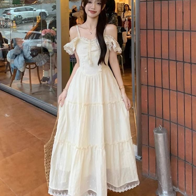 温柔风吊带连衣裙女夏法式茶歇飞飞袖杏色蕾丝花边一字领A字长裙