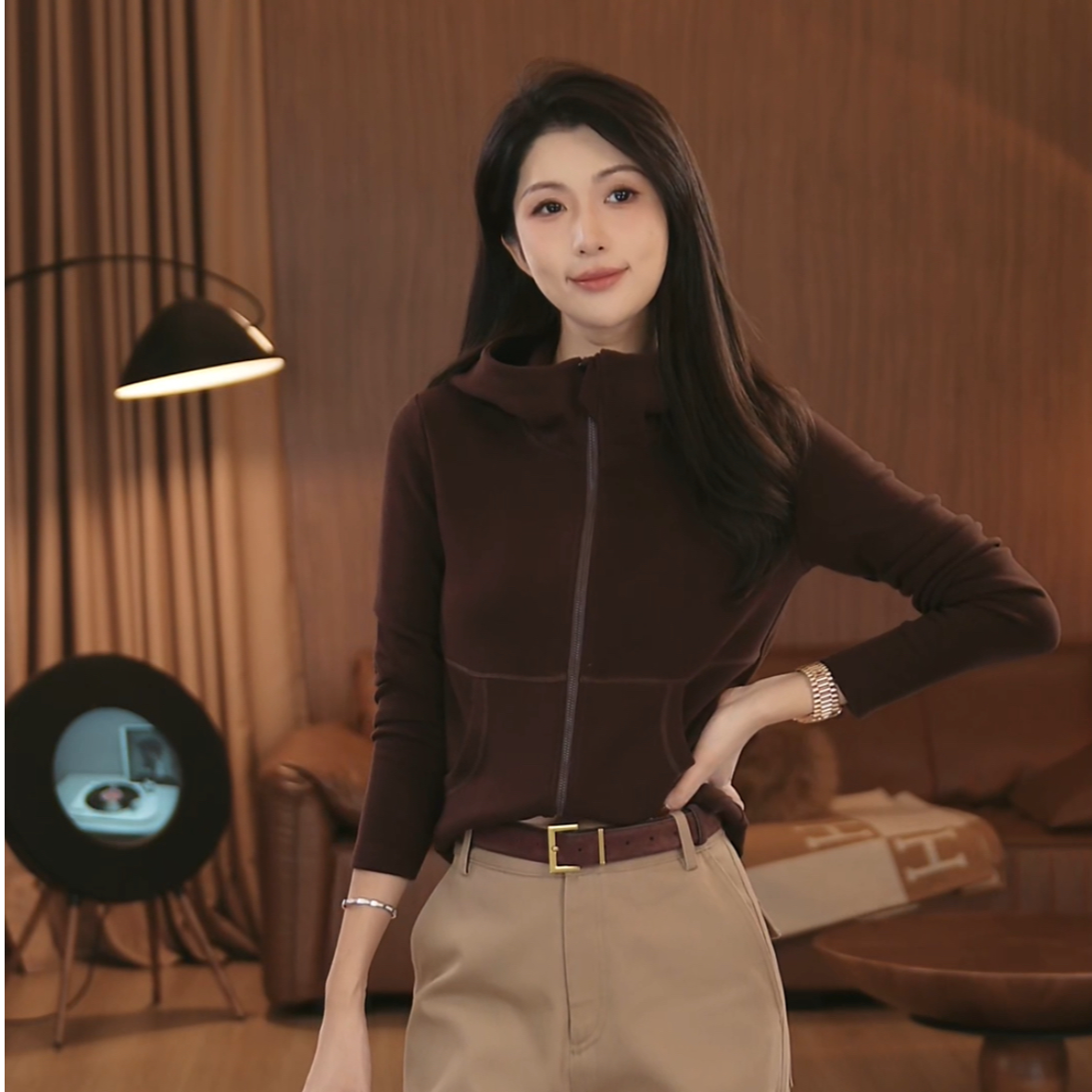 首秀VITALITY COCO 秋季设计款百搭磨毛加绒连帽厚款短外套2704