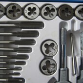 件手动丝攻丝锥板牙装 汽车扳牙五金工具精装