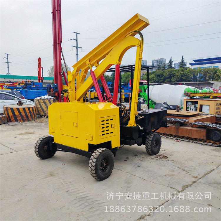小四轮公路护栏打桩机 折叠滑架打钻一体机 75型锤头轮式压桩机
