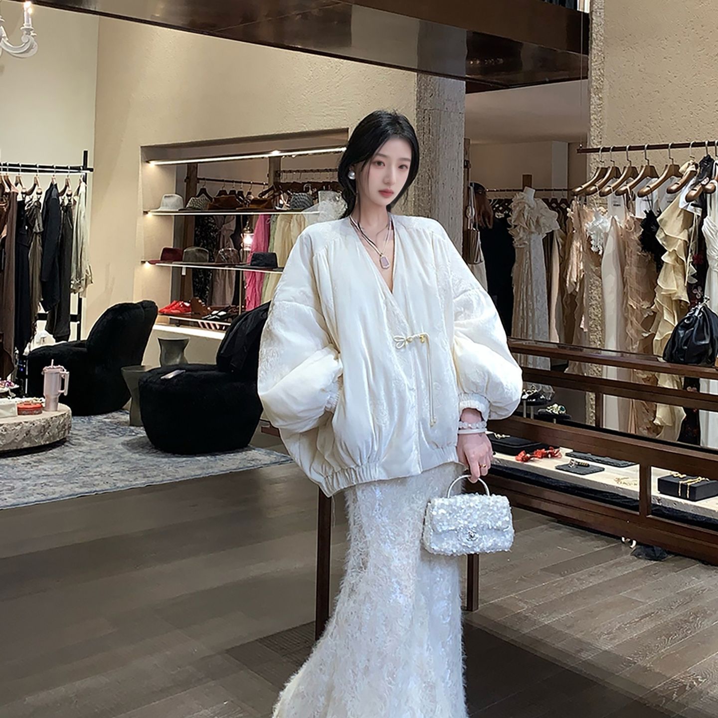 云梦集冬季新中式宽松V领刺绣高级感简约羽绒服保暖设计外套女装