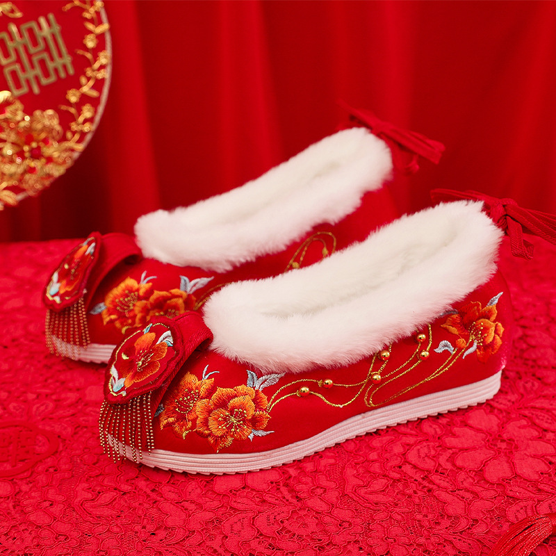 云梦集禾秀禾服的新娘红婚鞋女冬天款冬季增高汉服高跟绣花加绒古