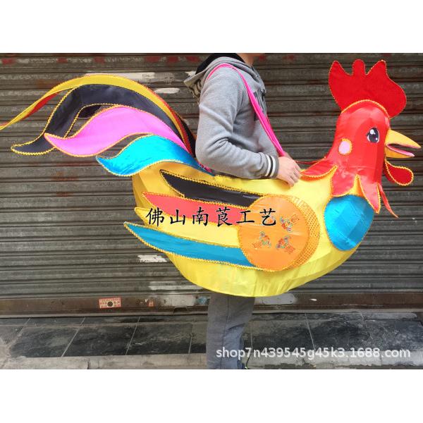 广州鸡公榄飞机揽鸡公福卜卜榄服装道具五彩大公鸡醒狮工艺品摆件