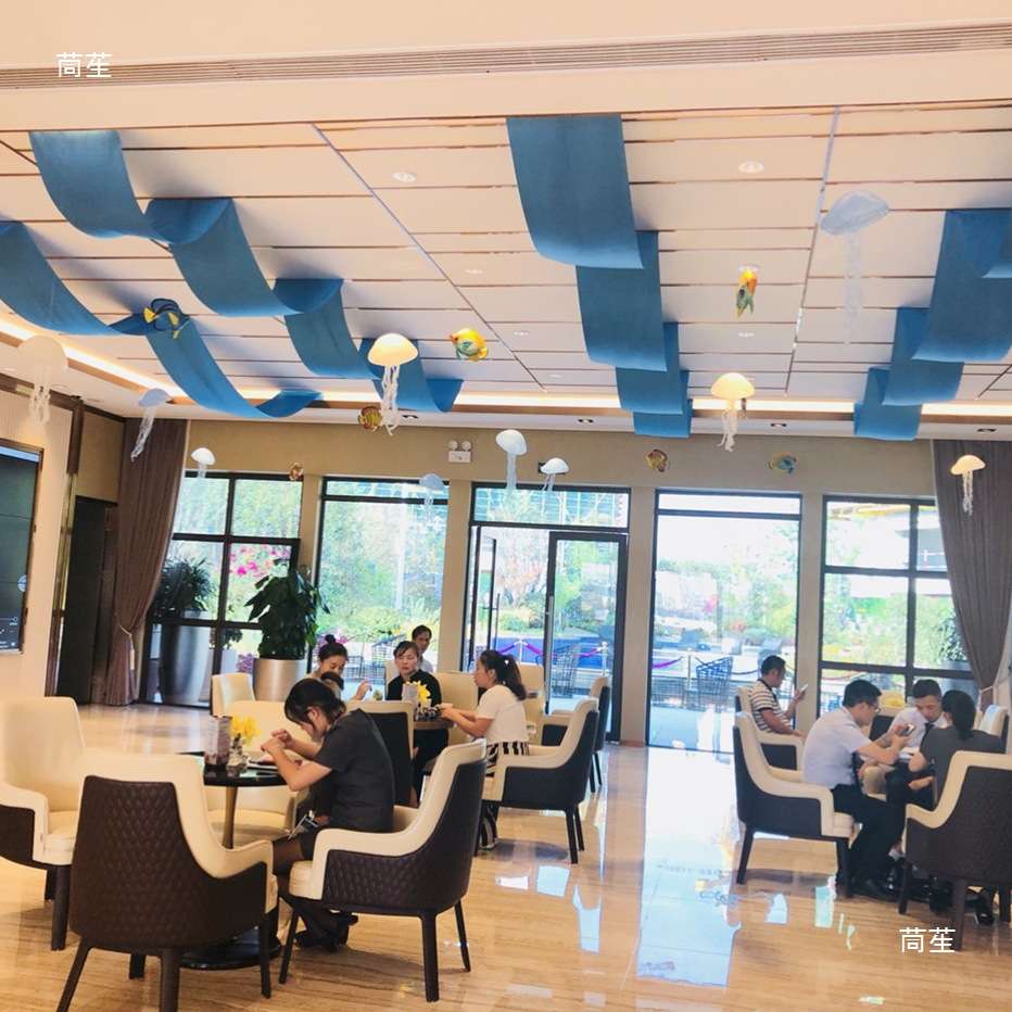 大唐夏季美陈海洋主题婚礼装饰品服装店水母吊饰商场橱窗装饰道具