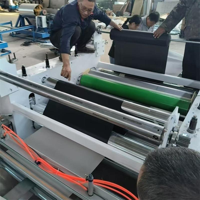 毛平涂胶贴布机 聚酯纤维里衬布毡贴合机 度板植绒布平贴机密冷胶