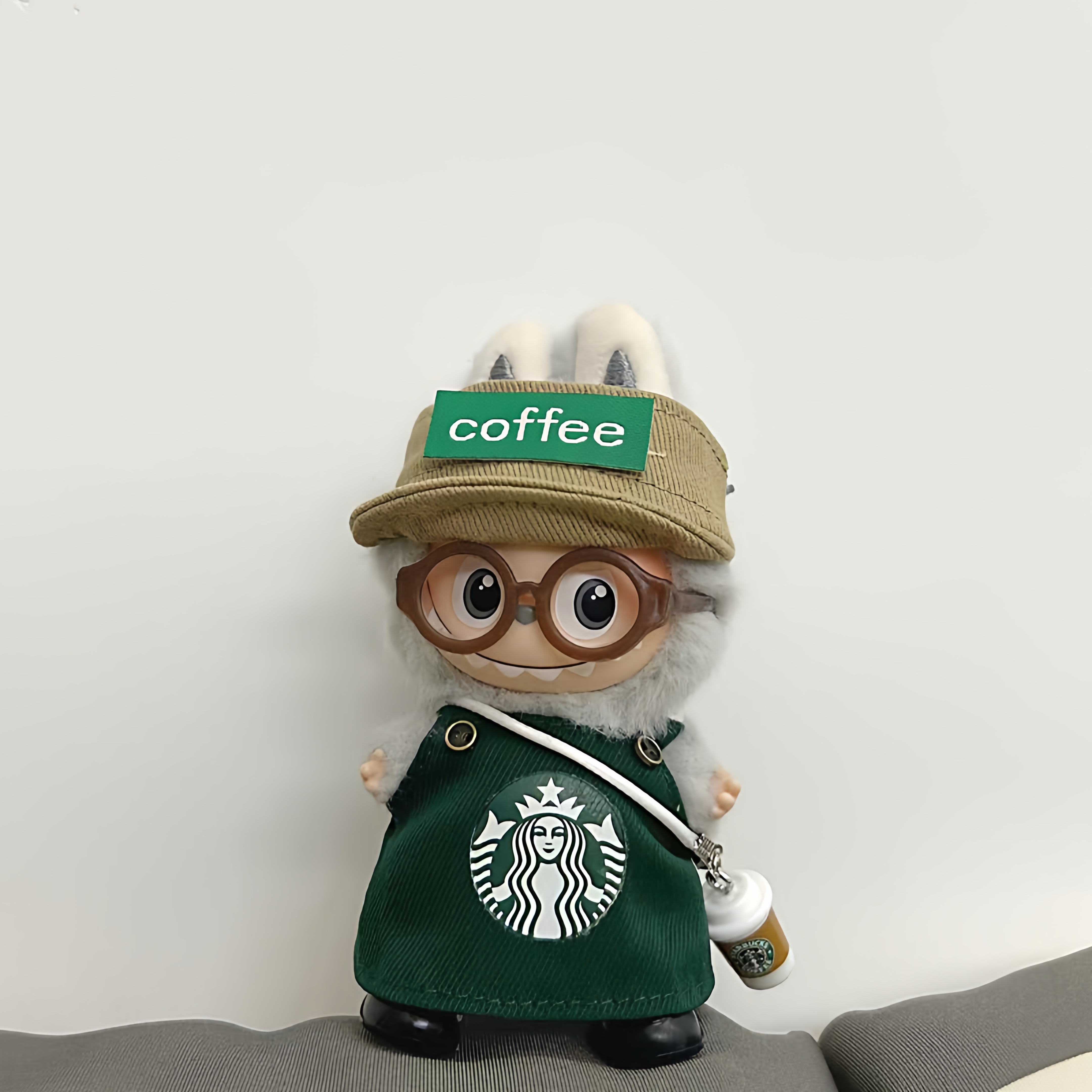 labubu娃衣星巴克衣服穿搭