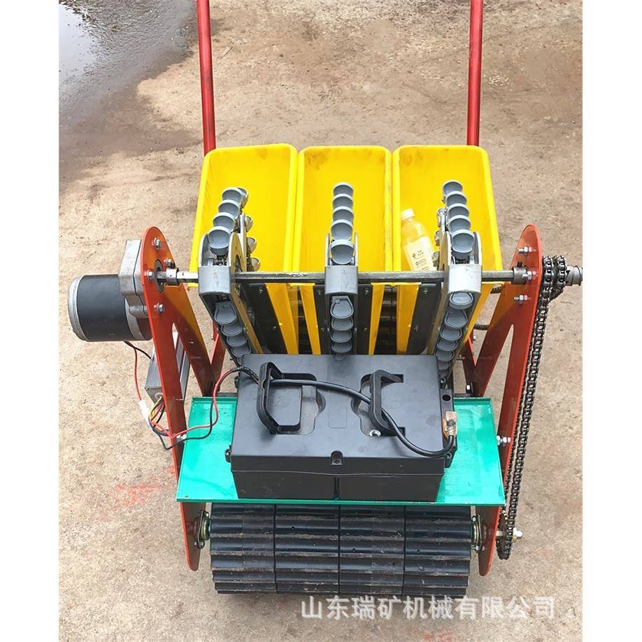 小型农间作业电动自走式大蒜播种机边走边播式单行三行大蒜播种机