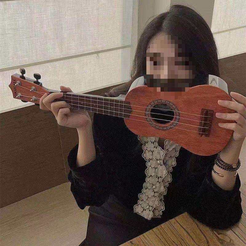 小吉他尤克里里男弹奏声音女孩音乐乐器玩具3入门学生6儿童初学者