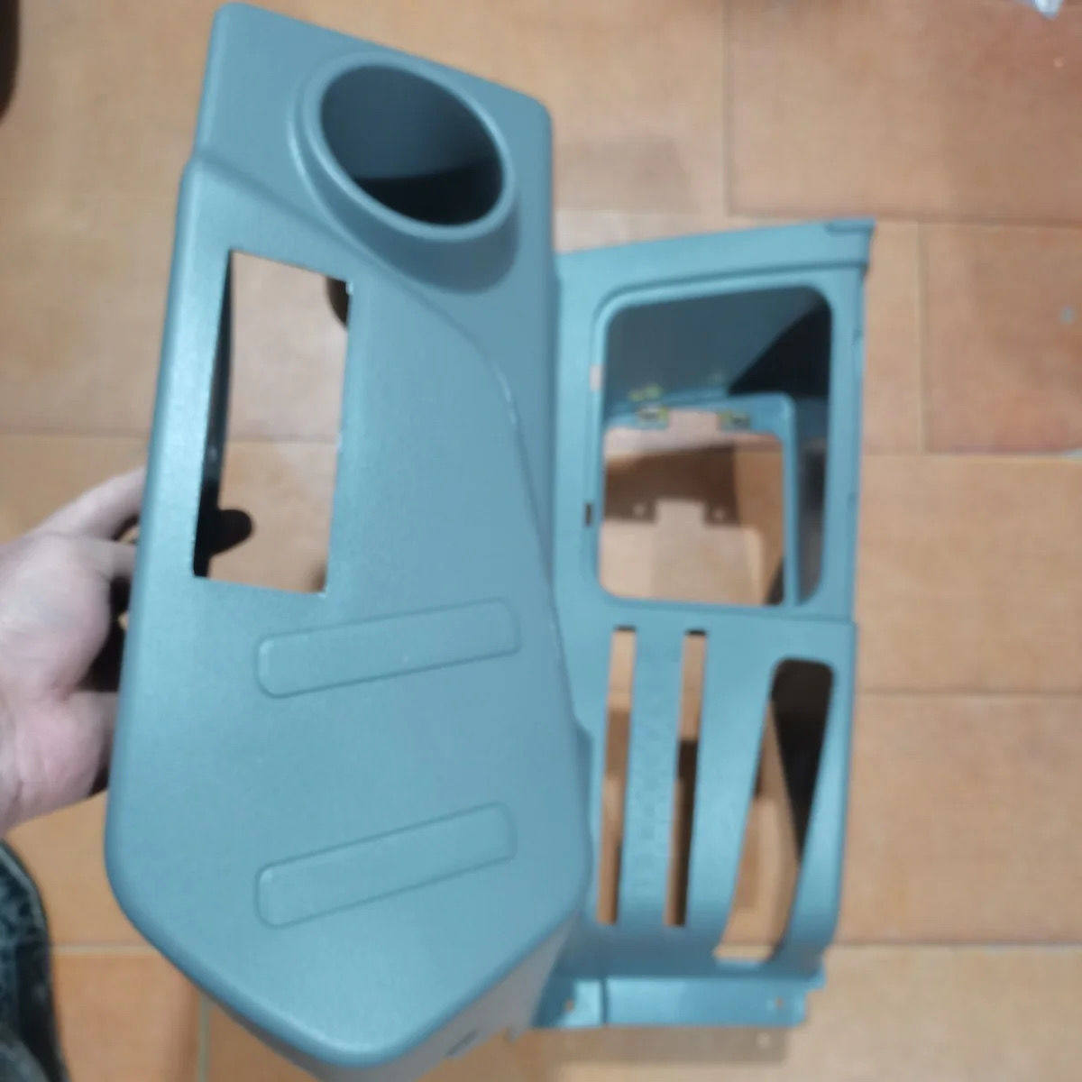 欧豹M604扶手工具箱塑料护板
