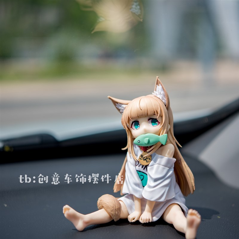 爱吃鱼小猫女公仔创意防滑垫饰汽中控台载用品