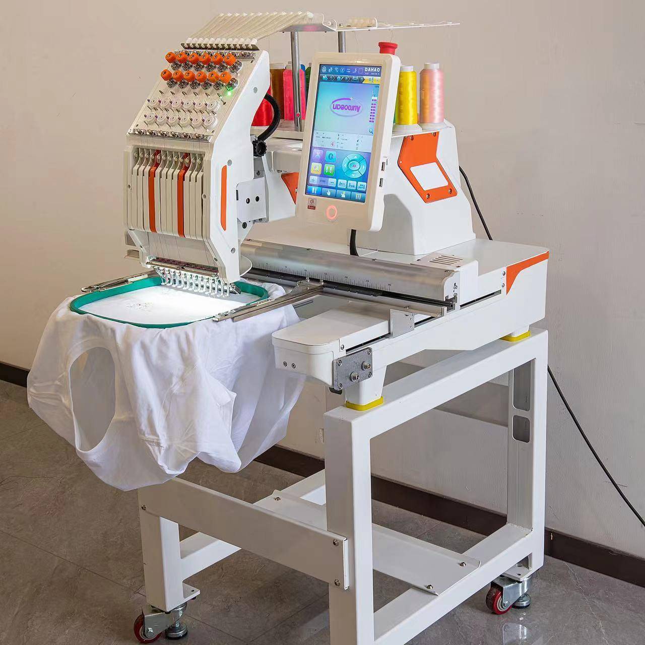 121CT叶新氏988224款家用马头0机电脑绣花机成衣浴巾单头102针刺