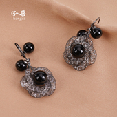 轻奢时尚 耳饰 冷性风新款 醉美人黑色花朵耳扣 小众设计感高级耳环