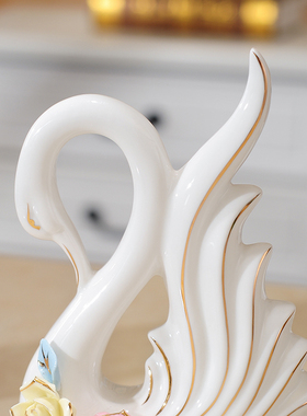 现代陶瓷天鹅实用一对家居客厅酒柜电视柜装饰品卧室摆设