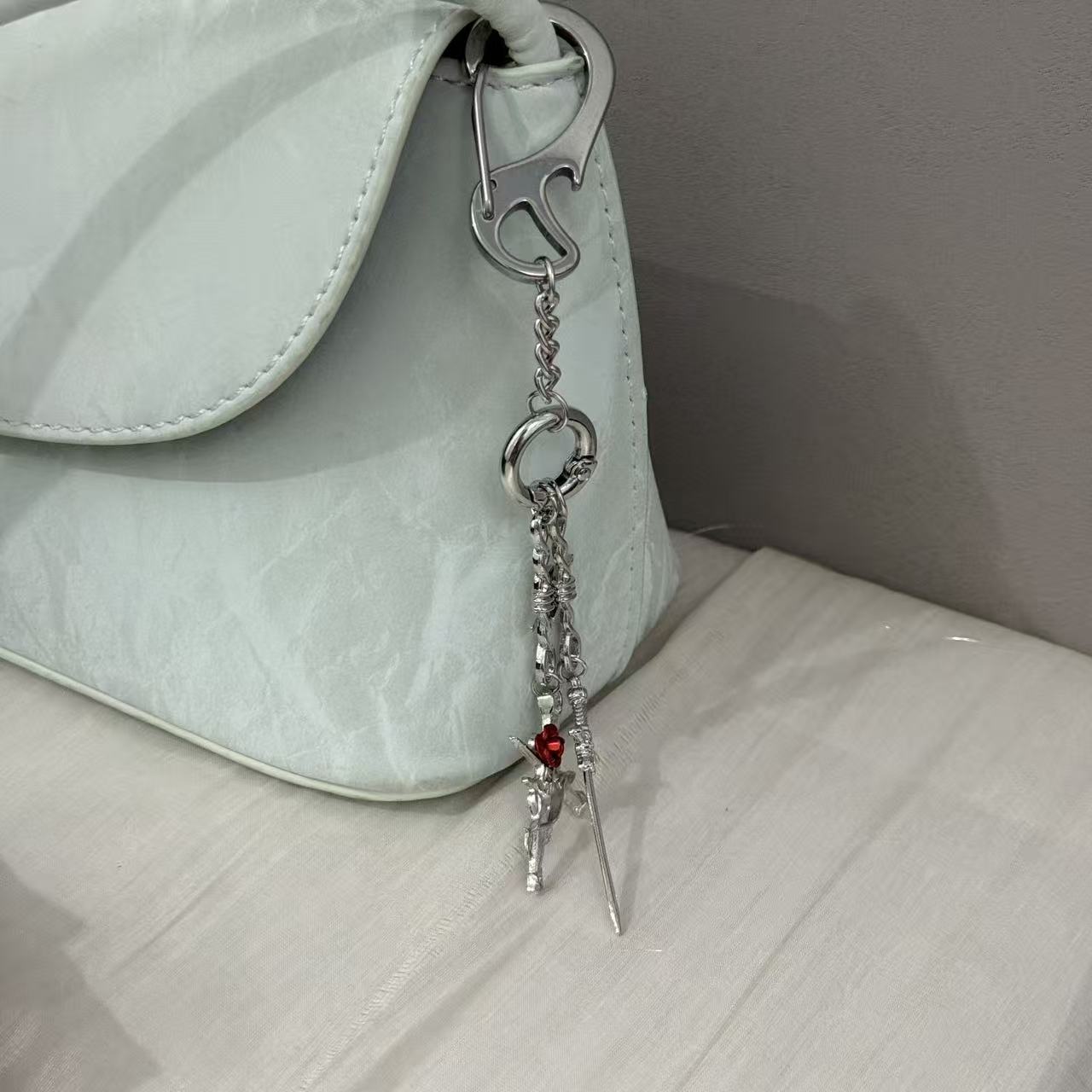 剑与蔷薇小众高级感腰链包挂件钥匙扣挂件腰间装饰裤链送生日礼物