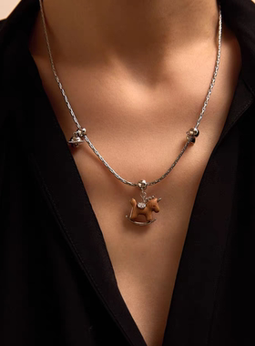 小马本命年项链女款2025新款木马锁骨链高级感轻奢长款秋冬毛衣链