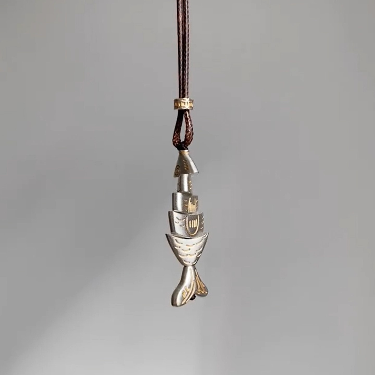 冷淡风拼接小鱼吊坠项链中古vinage小众设计感精致轻奢秋冬毛衣链