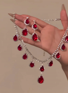 「闪耀之心」红色爱心珍珠双层叠戴项链公主轻奢高级感新年锁骨链