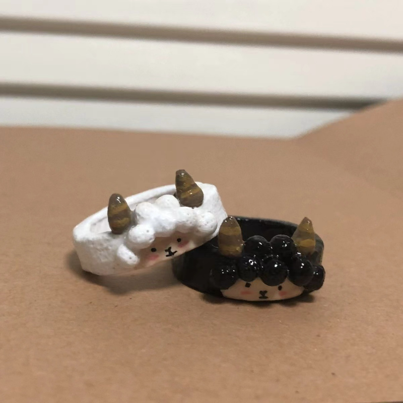 手工彩绘小羊树脂戒指黑白款