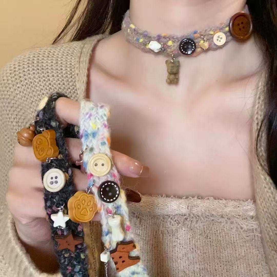 美拉德风小狗猫爪木质项链女可爱气质网红项圈小众设计感毛衣链潮