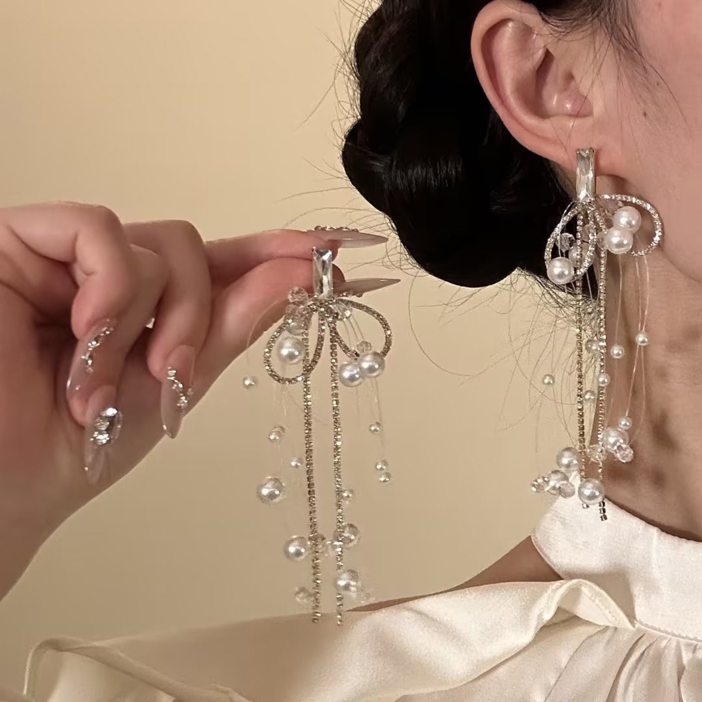 满钻蝴蝶结仿珍珠流苏耳环女款轻奢小众高级感耳坠显脸小耳钉耳饰