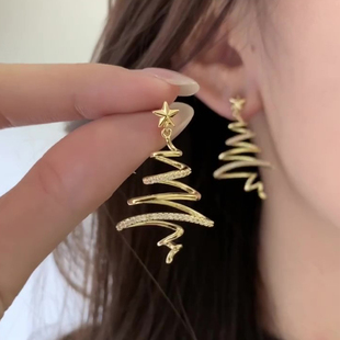 金色爆闪圣诞树五角星耳钉圣诞节精致设计感显脸小秋冬耳饰甜美风