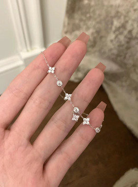 仿锆四叶花手链女款轻奢小众精致高级感简约百搭手饰2025年新款潮