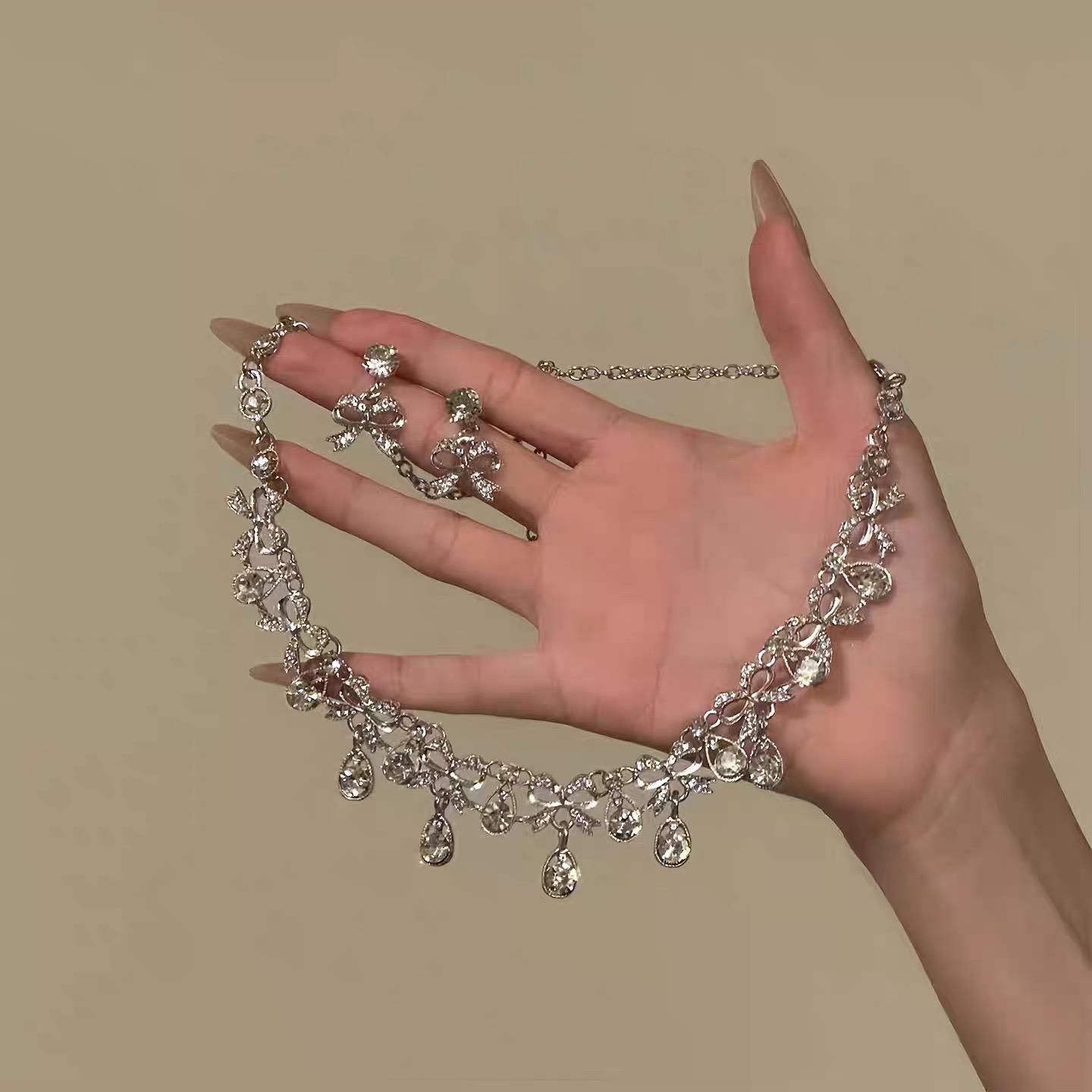 法式复古镶钻流苏项链耳环套装新娘婚纱礼服轻奢锁骨链气质配饰品