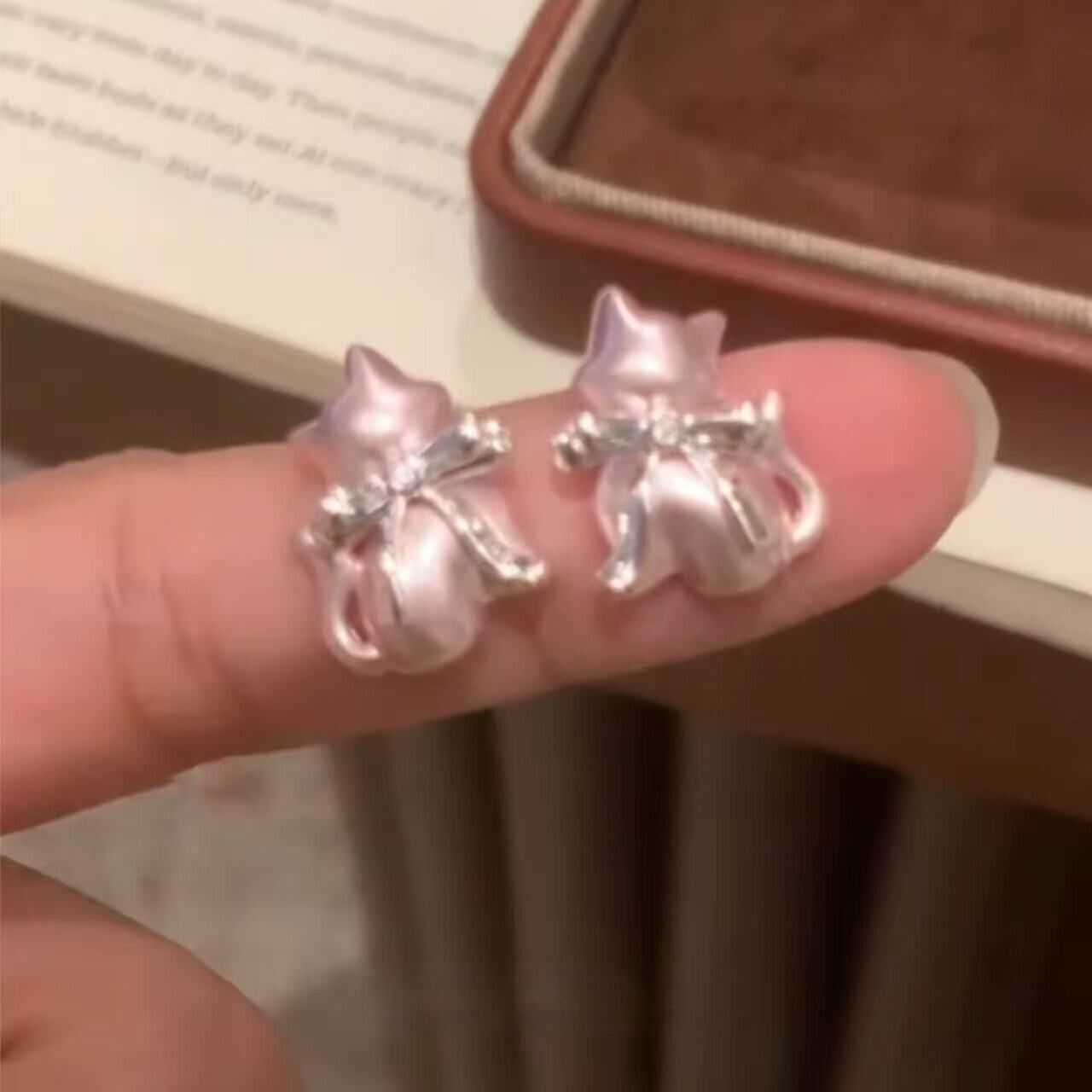 甜美风可爱蝴蝶结粉色小猫咪耳钉爆款温柔气质百搭精致设计感耳饰