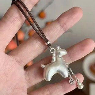 复古银色小马驹福牌挂绳毛衣链秋冬氛围感时尚百搭马年本命年项链