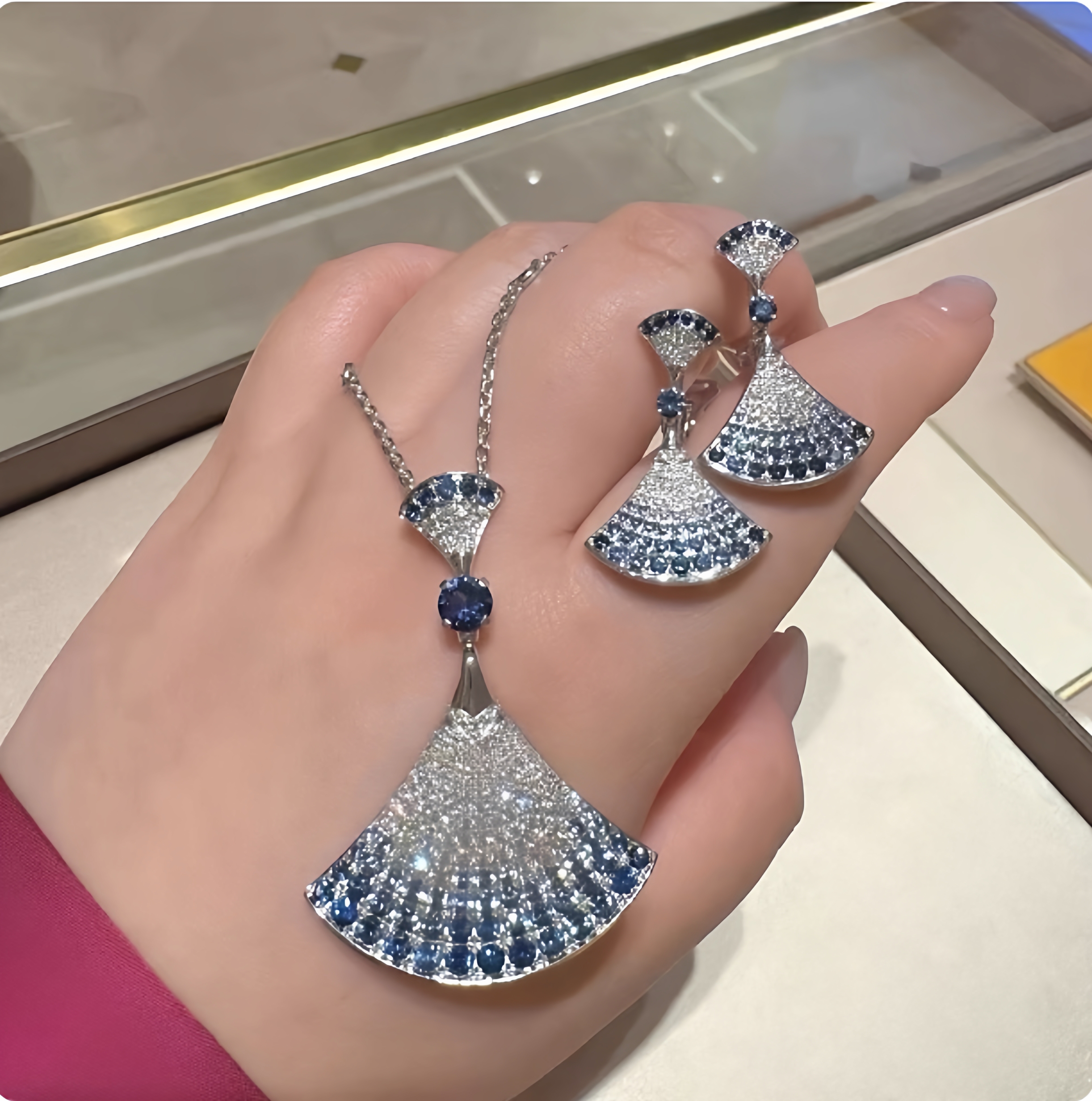 满钻扇子项链女渐变粉钻裙子吊坠项链锁骨链双层扇形手链新款礼物