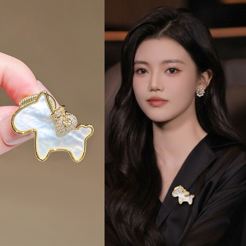 精致小马胸针女高端时尚气质别针小众独特设计高级感胸花轻奢配饰