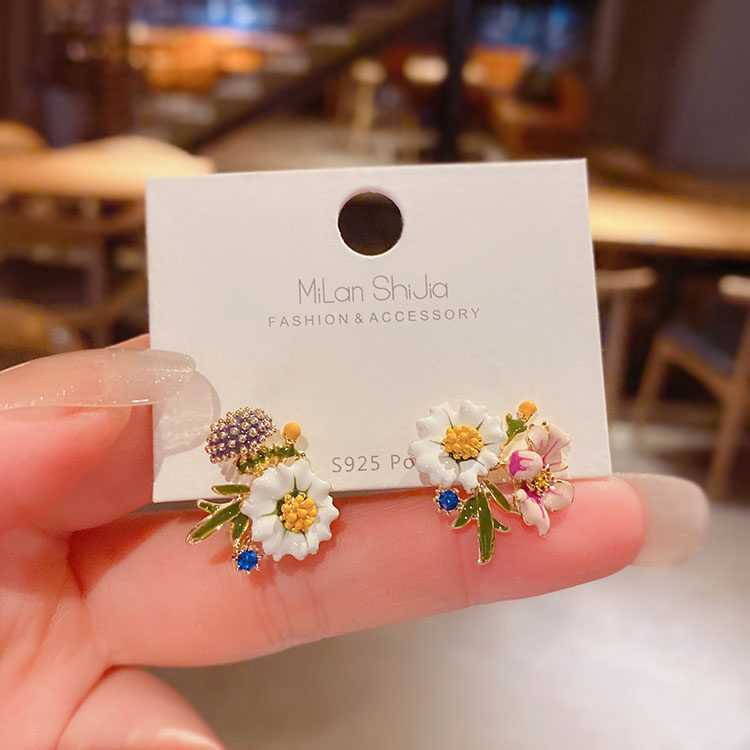 高级感小雏菊耳钉女夏季新款