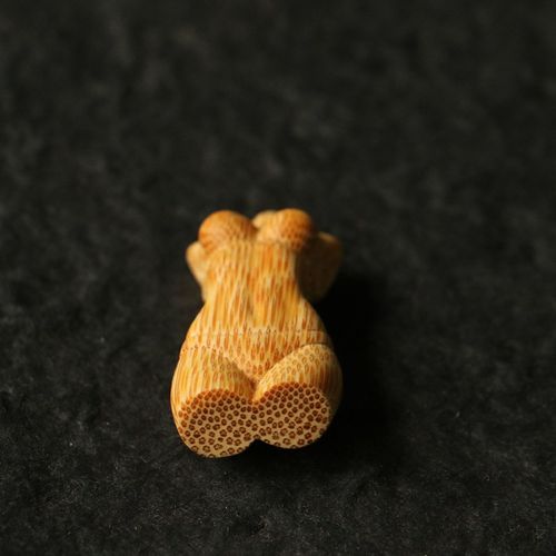 雕刻满鱼子纹裸身竹制小笔搁竹雕茶具零小挂件创意性